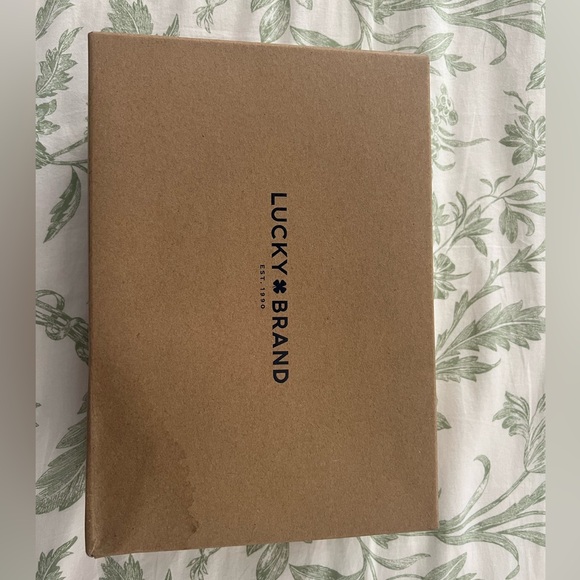 Lucky brand women’s suede heels size 6.5 - Picture 7 of 7